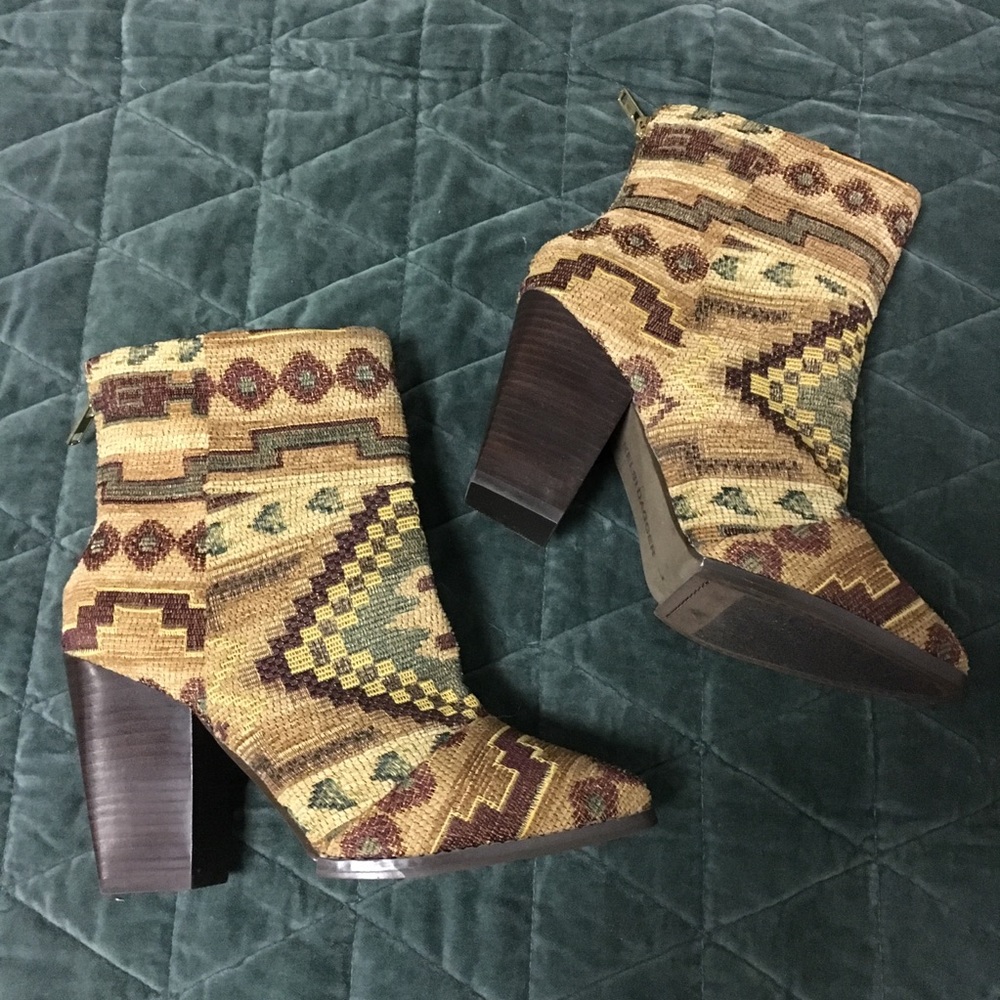 Kelsi Dagger Tan Tapestry Zidane Boots in Size 7